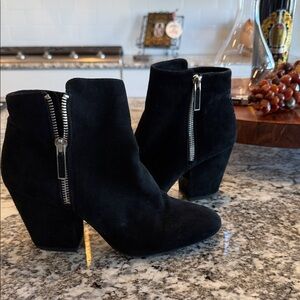 1 State Women’s Black Suede Ankle Boots with Side Zipper size 9/39